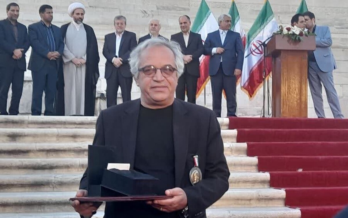 کارگردان و حماسه سرای کشور در مراسم بزرگداشت فردوسی گفت:  این نشان برای من یک شادی روح‌افزاست و از دریافت آن بسیار خرسندم.