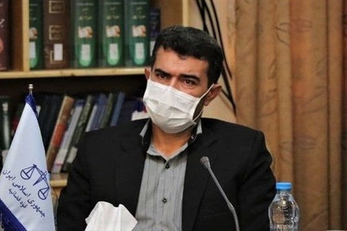 دادستان زاهدان در تشریح گروگان‌گیری در خاش به بهانه آزادی یک زندانی، گفت: امروز افرادیکه هویت آن‌ها مشخص است اقدام به گروگان گیری یک مادر و دختر در بم کرده و آن‌ها را به شهرستان خاش منتقل کردند.