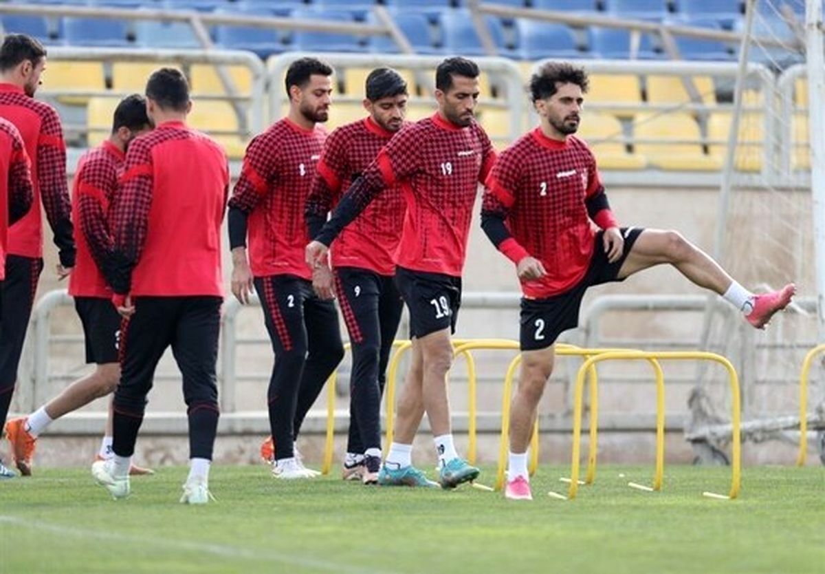 پرسپولیس چند بازیکن مازنی در تیم خود برای مصاف با نساجی دارد.