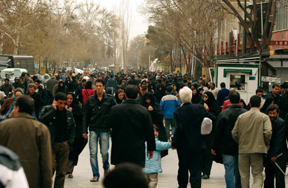 مدیرکل دفتر جمعیت، نیروی کار و اقتصاد خانوار مرکز آمار ایران گفت: جمعیت ایران از مرز ۸۵ میلیون نفر عبور کرده که این خبری خوب و نشانه پویایی جمعیت کشورمان است.