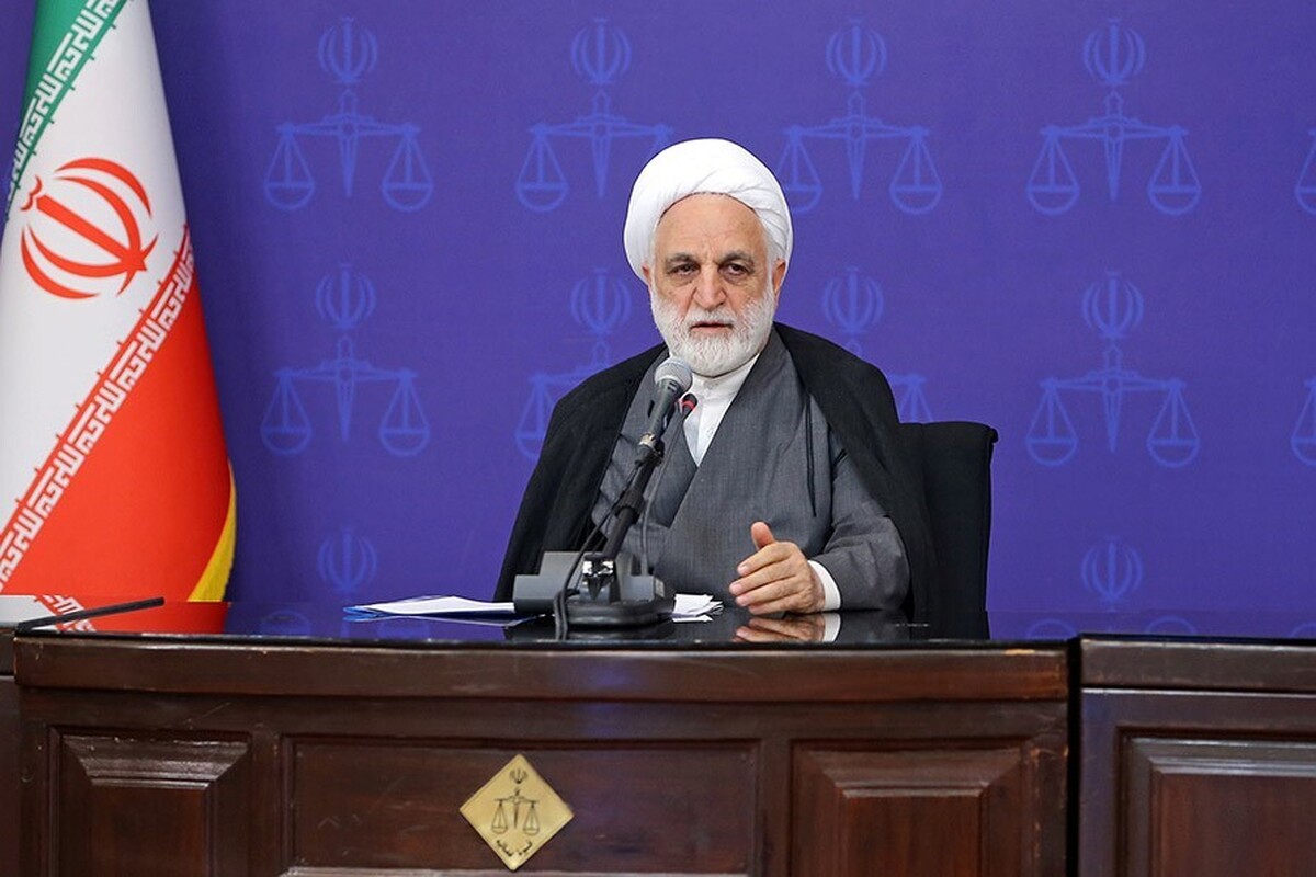 رئیس قوه قضائیه از دادسرای عمومی و انقلاب بجنورد در جریان سفر بدون تشریفات به استان خراسان شمالی، بازدید کرد.