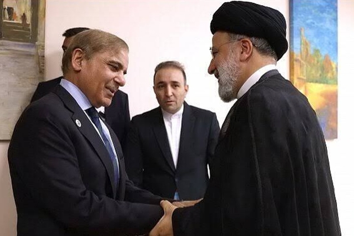 رسانه‌های پاکستانی می‌گویند نخست وزیر این کشور روز پنج شنبه با رئیس جمهور جمهوری اسلامی ایران در «بلوچستان» پاکستان دیدار می‌کند.