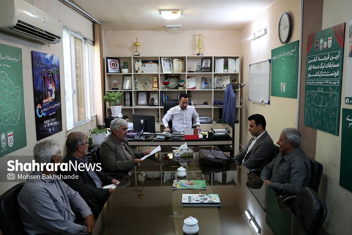 دبیرهیئت فوتبال استان خراسان رضوی در واکنش به انتشار اسامی واجد شرایط برای شرکت در انتخابات ریاست هیئت فوتبال استان که در رسانه‌های مجازی منتشر شده، گفت: هیچ کدام از اعداد و اسامی مطرح شده را تایید یا تکذیب نمی‌کنم.