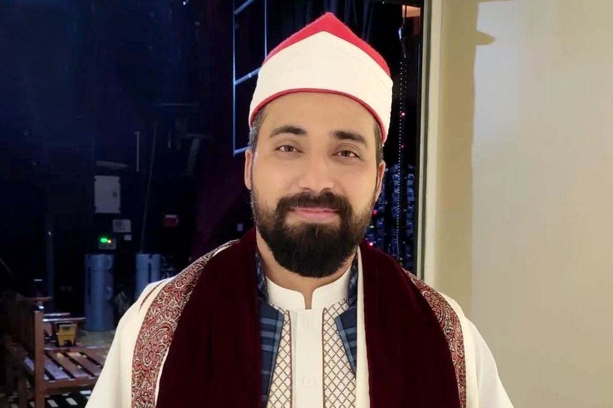 محمدحسن حسن‌زاده از مهاجران افغانستانی متولد ایران است که به تازگی در مسابقات بین‌المللی قرآن قطر به مقام اول قرائت دست یافت و نه تنها برای افغانستان افتخار آفرینی کرد که نام ایران را هم بر سر زبان‌ها انداخت.