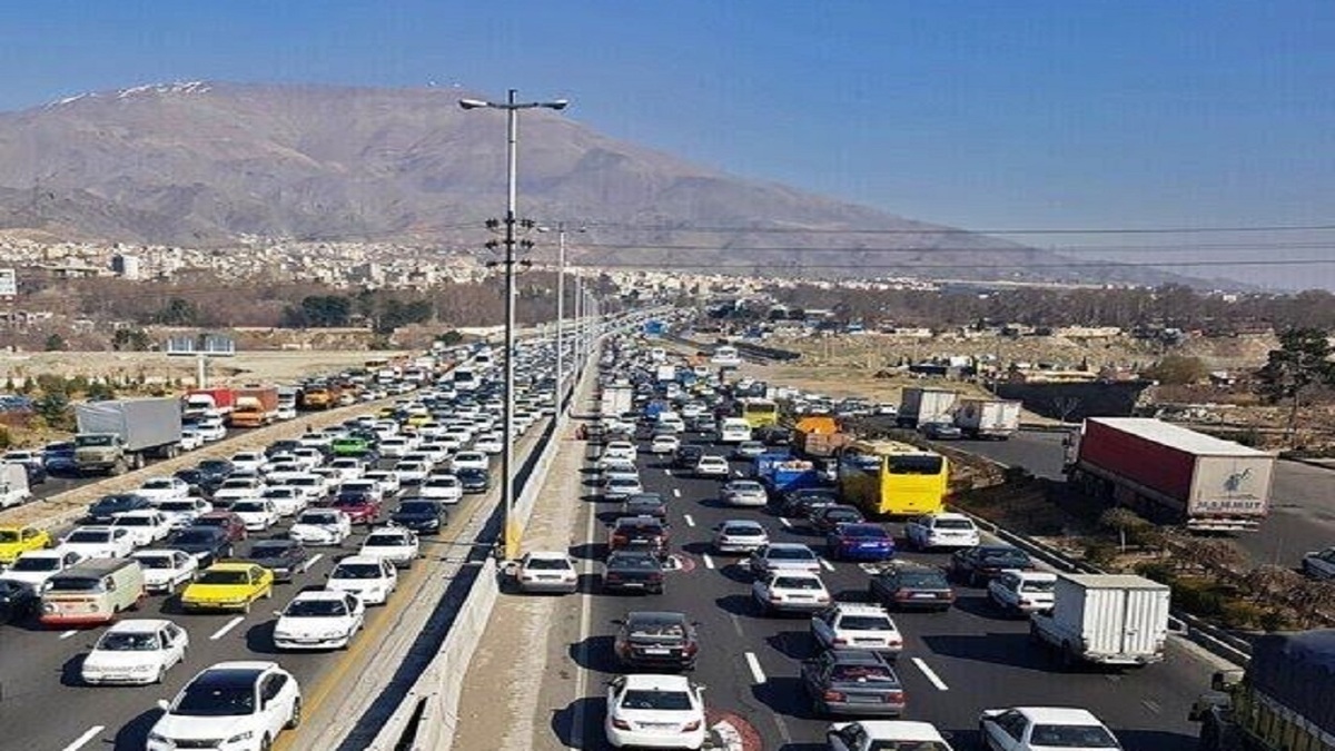 رییس پلیس راه خراسان رضوی گفت: ترافیک در خروجی‌های مشهد به خصوص به سمت شمال و غرب نیمه سنگین است.