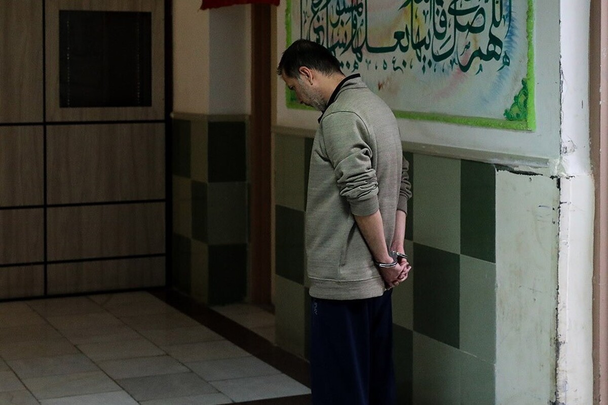شهروز سخنوری معروف به الکس صبح امروز به جرم قاچاق انسان به قصد فحشا به دار مجازات آویخته شد.