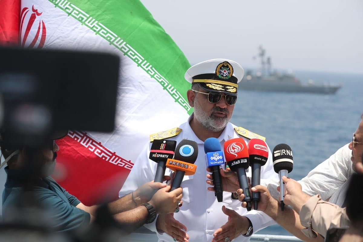 فرمانده نیروی دریایی ارتش گفت: ناوگروه ۳۶۰ از سه طوفان سهمگین با موفقیت عبور کرد، طوفان‌هایی که در یکی از آن‌ها یکی از ناوشکن‌های کشور‌های همسایه غرق شد.