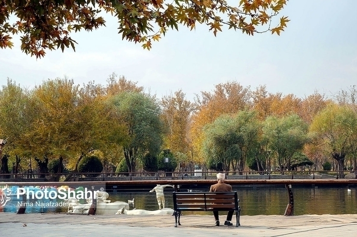 عضو کمیسیون اجتماعی مجلس، با بیان اینکه وضعیت ۲ صندوق بازنشستگی کشوری و نیرو‌های مسلح که حدود ۱۵ درصد اعتبارات لازم برای پرداخت حقوق بازنشستگان را تامین می‌کنند، مطلوب نیست، گفت: نسبت شاغلان به بازنشستگان یک به یک است در حالی که باید نسبت بین آن‌ها پنج به یک باشد.