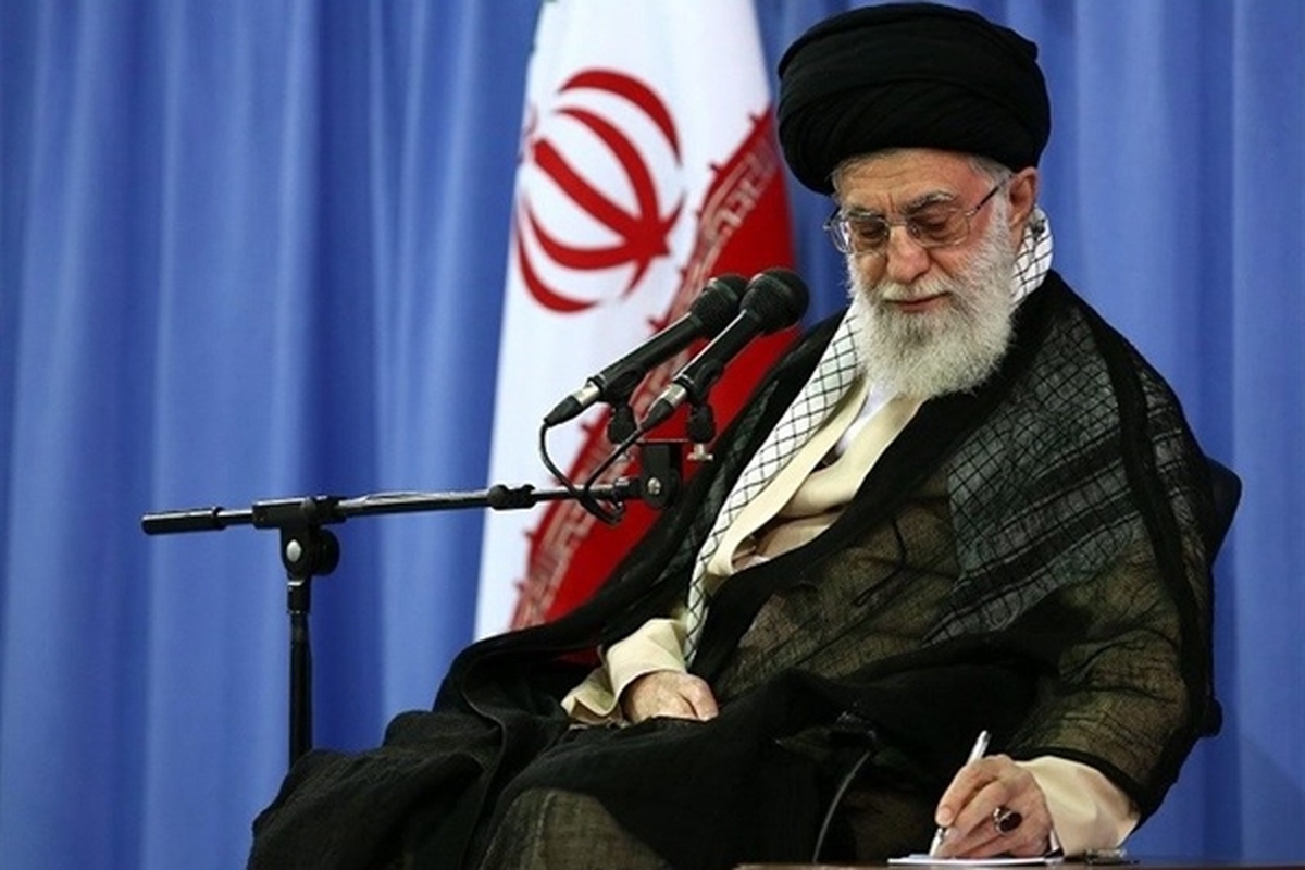 حضرت آیت‌الله خامنه‌ای در پیامی، بازگشت موفقیت آمیز دلاور مردان ناو گروه ۸۶ نیروی دریایی ارتش از مأموریت دریانوردی بزرگ به کشور را تبریک گفتند.
