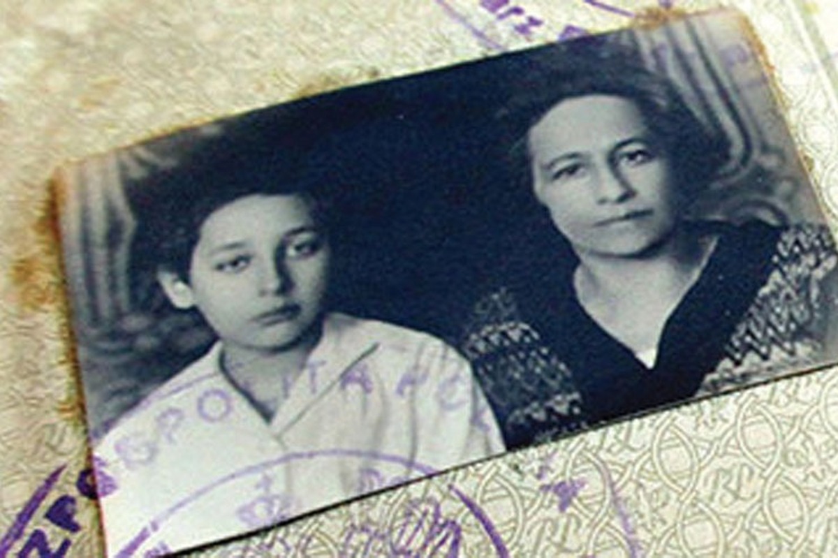 آن کسی که به گوش «رومن گاری» خوانده که باید نویسنده فرانسوی بزرگی شود، مادرش است.