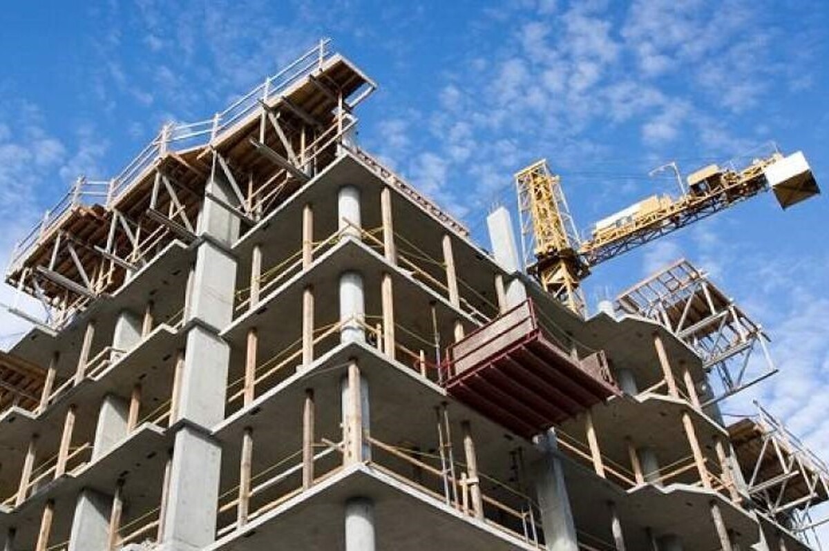 افزایش هزینه‌های عوارض ساخت، و بی ثباتی قیمتی در نهاده‌های ساختمانی باعث افزایش قیمت بهای تمام شده ساخت و ساز‌ها در کلانشهر‌ها می‌شود.