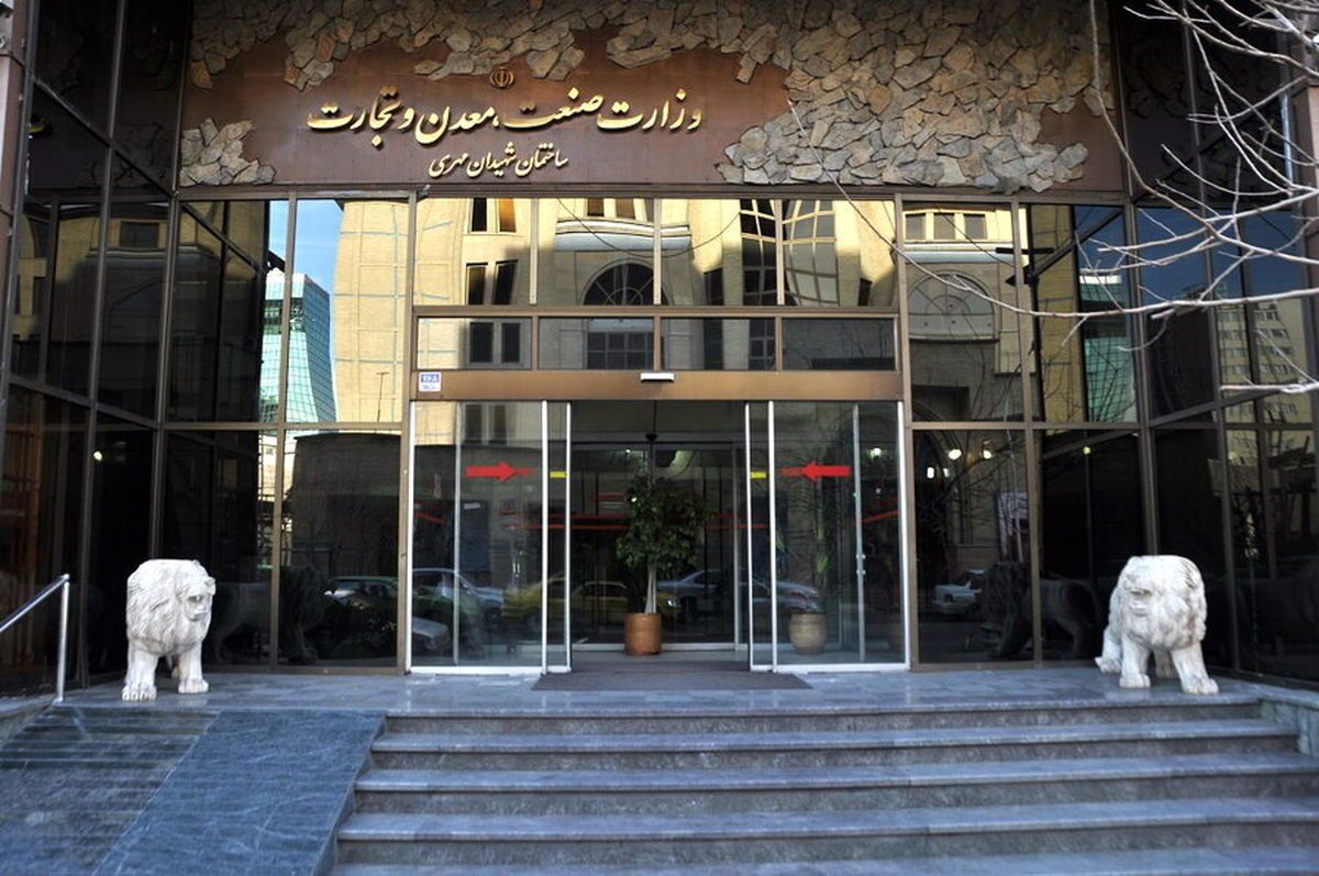 دفتر رسانه وزارت صمت، خبرسازی برخی رسانه‌ها مبنی بر انتصابات پنجاه نفره در این وزارتخانه را تکذیب کرد.