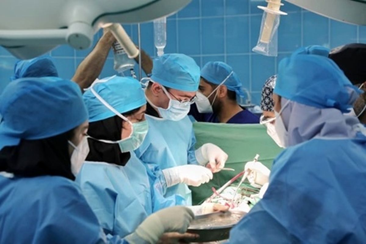 رییس تیم پیوند قلب دانشگاه علوم پزشکی مشهد گفت: اهدای قلب بانوی مرگ مغزی در مشهد، جان نوجوان ۱۳ ساله ساکن نیشابور را نجات داد.