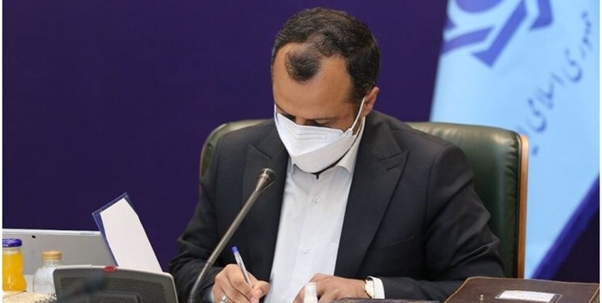 وزیر امور اقتصادی و دارایی در نامه‌ای به وزرا و روسای سازمان‌ها و دستگاه‌ها بر اجرای ماده ۲۴ قانون بهبود مستمر محیط کسب و کار که دولت را مکلف کرده است هرگونه تغییر سیاست‌ها، مقررات و رویه‌های اقتصادی را در زمان مقتضی قبل از اجرا از طریق رسانه‌های گروهی به اطلاع عموم برساند، تأکید کرد.