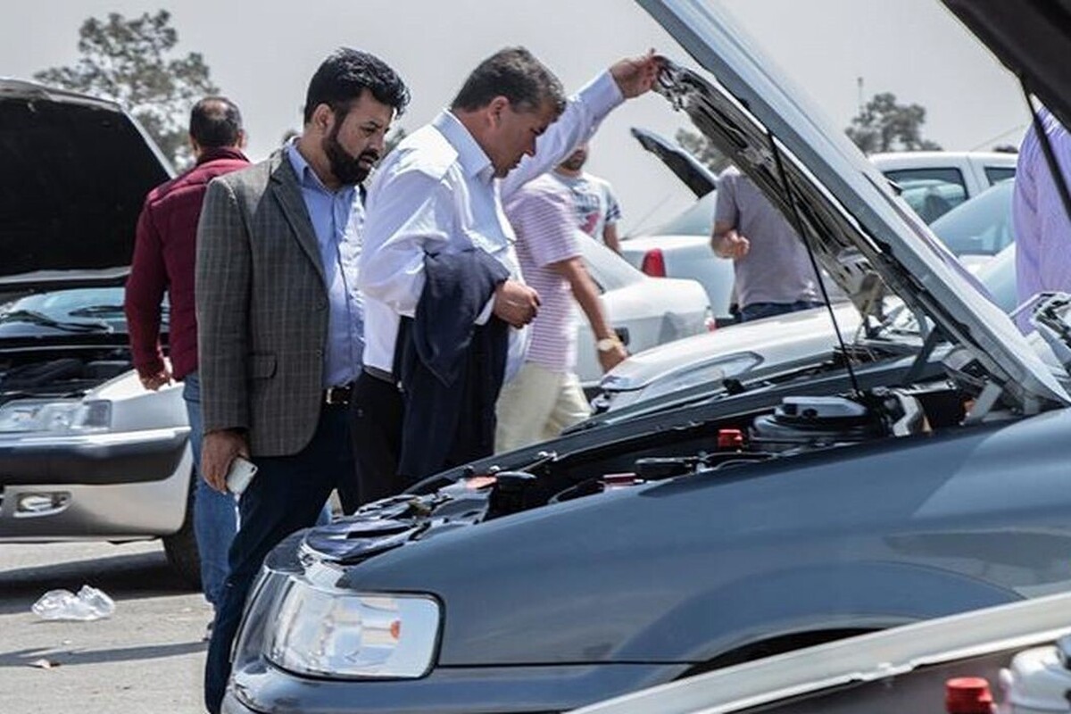 در بازار خودرو باید عرضه و تقاضا به هم نزدیک شود. این مسئله با افزایش تولید میسر است، اما با وجود سوداگری ها، همچنان این شرایط وجود خواهد داشت که تعداد زیادی خودرو ثبت نام شود، درحالی که مصرف کنندگان اصلی در بازار نقشی ندارند و بیشتر ثبت نام‌ها توسط دلال‌ها انجام می‌شود.