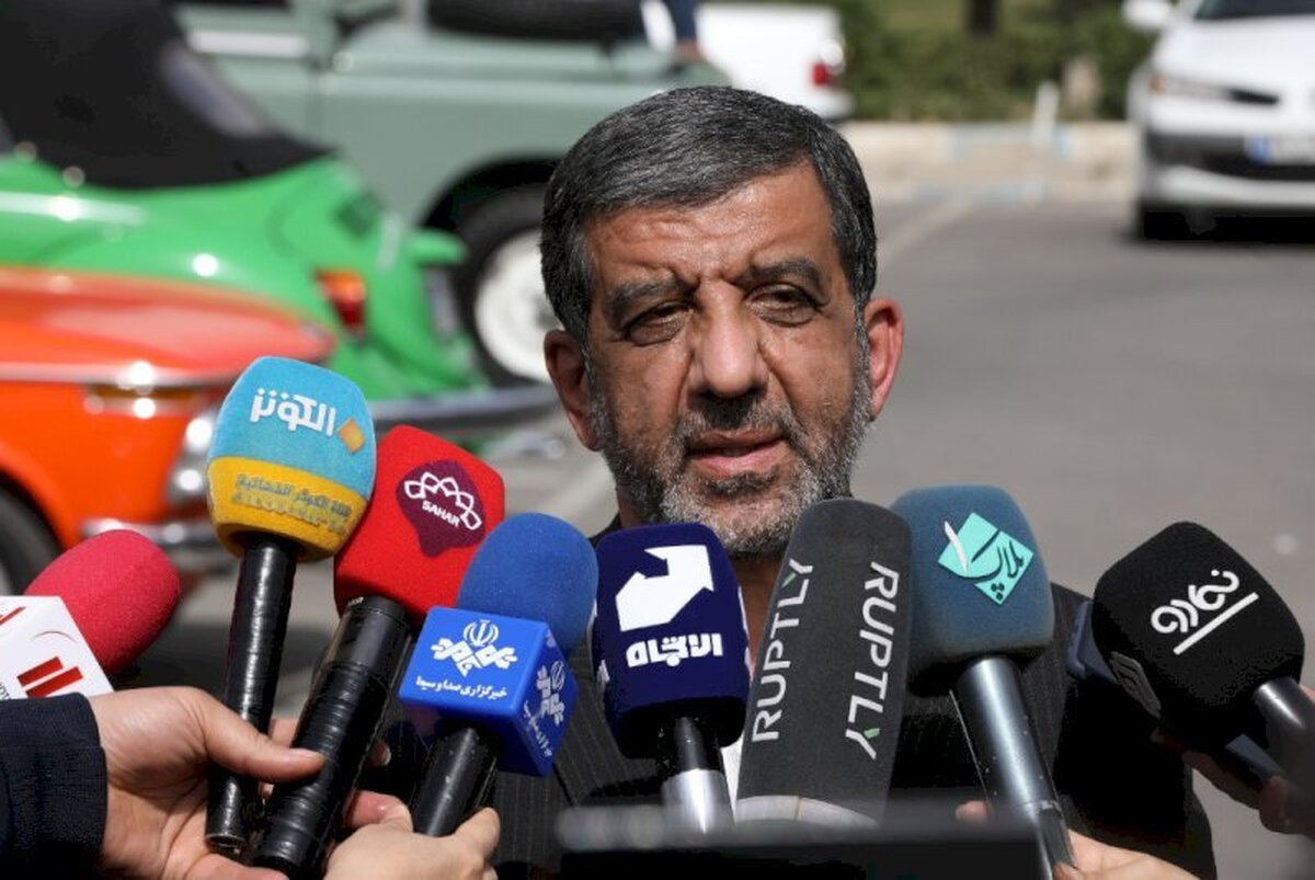 وزیر گردشگری گفت: رایزنی‌ها برای ورود گردشگران آذربایجانی به ایران در حال انجام است.