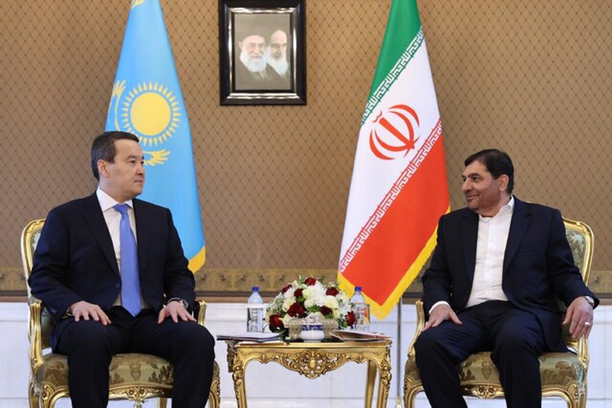 معاون اول رییس جمهور با بیان اینکه زمینه های فراوانی برای گسترش همکاریهای ایران و قزاقستان وجود دارد، بر لزوم تدوین نقشه راهی جامع برای توسعه مناسبات و همکاری های طولانی مدت میان دو کشور برای رسیدن به سقف مبادلات سه میلیارد دلار در سال تاکید کرد.