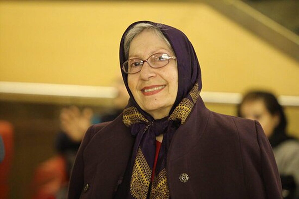 شیرین یزدان‌بخش، بازیگر سینما که چند روز پیش به دلیل عارضه مغزی در بیمارستان بستری شده بود، عصر امروز، چهارشنبه ششم اردیبهشت ماه از بیمارستان مرخص شد.