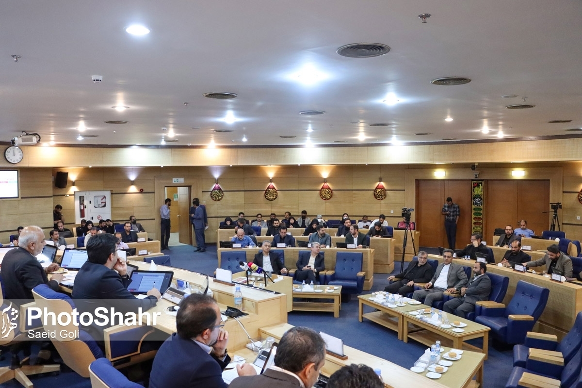 به منظور مشارکت شهروندان در امر برنامه‌ریزی و مدیریت شهری، نهاد شورای اسلامی شهر در سال ۱۳۷۷ تشکیل شد و شروع به کار کرد. با تشکیل این نهاد، تشکیلات جدیدی با ماهیتی دموکراتیک وارد نظام مدیریت شهری شد که توانست زمینه مشارکت شهروندان را مهیا کند.