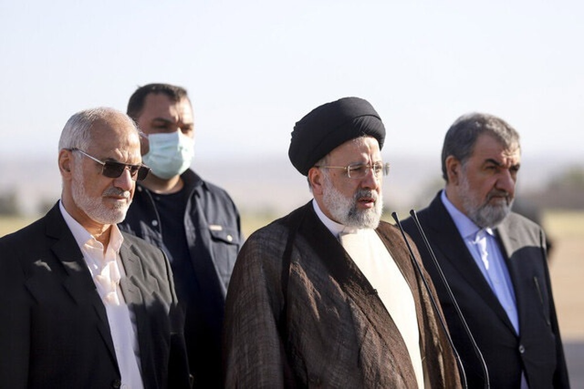 رییس جمهور با بیان این که شاهد کارشکنی‌هایی از سوی دشمن هستیم و دشمن می خواهد جوان ما تحصیل نکند و کارگر ما در کارخانه کار نکند، گفت: اما بنا داریم هرگز متوقف نشویم.