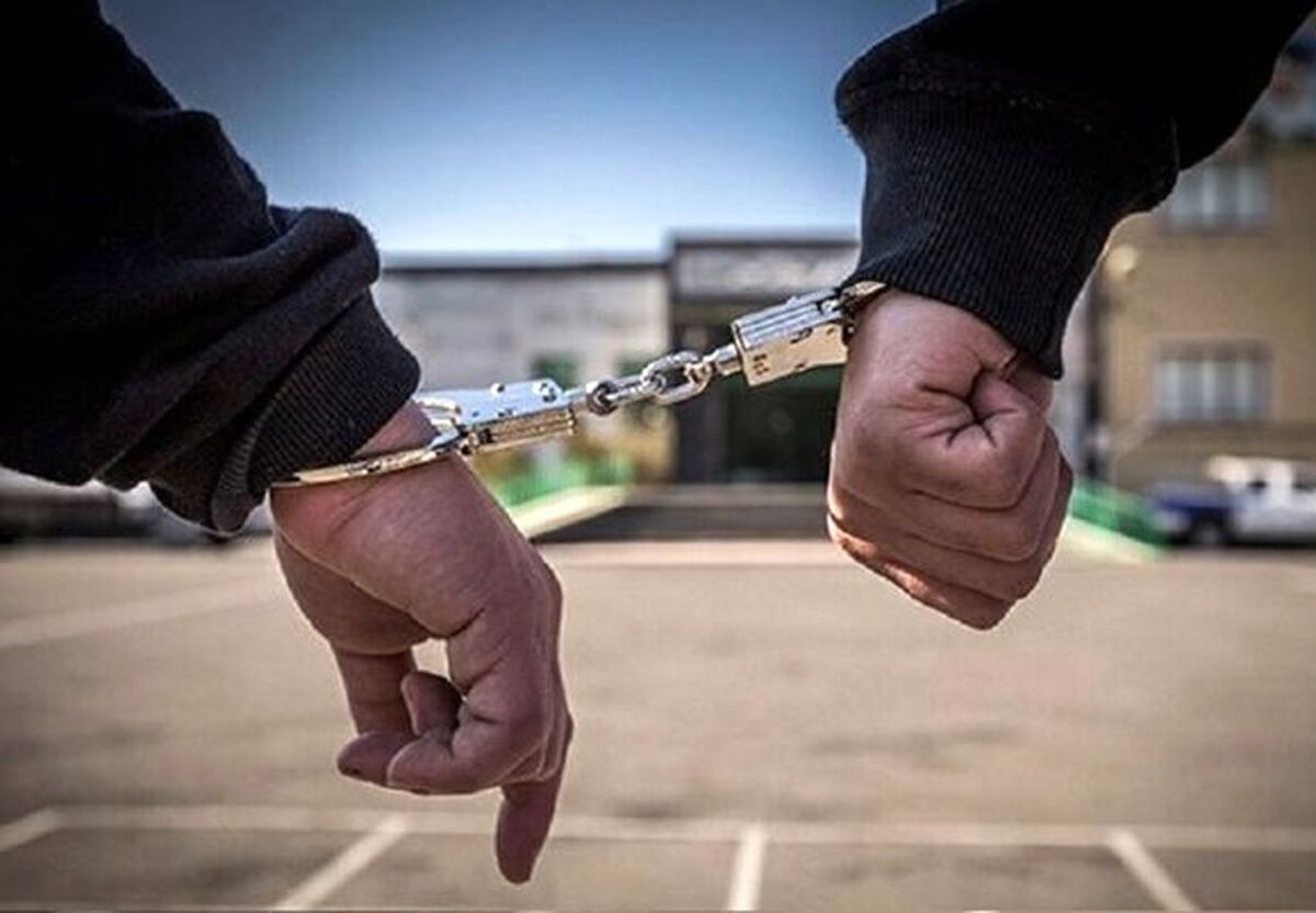 تصاویر دوربین مداربسته یک خانه در منطقه‌ای در شمال غرب تهران نشان می دهد که طی کمتر از دو ماه، ۲ سرقت مشابه خودرو در یک کوچه صورت گرفته است.