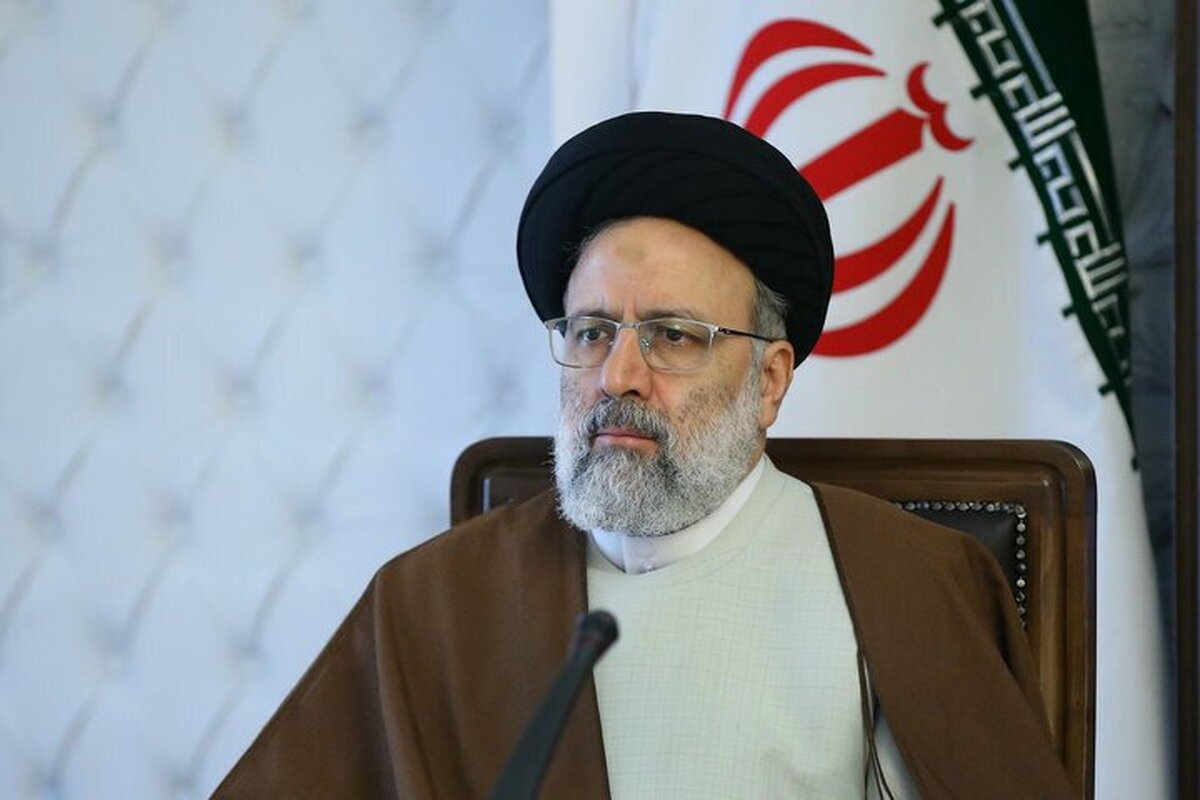 رییس جمهور گفت: مدیران خوزستان باید در تراز مردم انقلابی این استان کار و تلاش کنند و هر مدیری که خسته شده باید جای خود را به مدیر انقلابی، جهادی و تحول گرا بدهد.