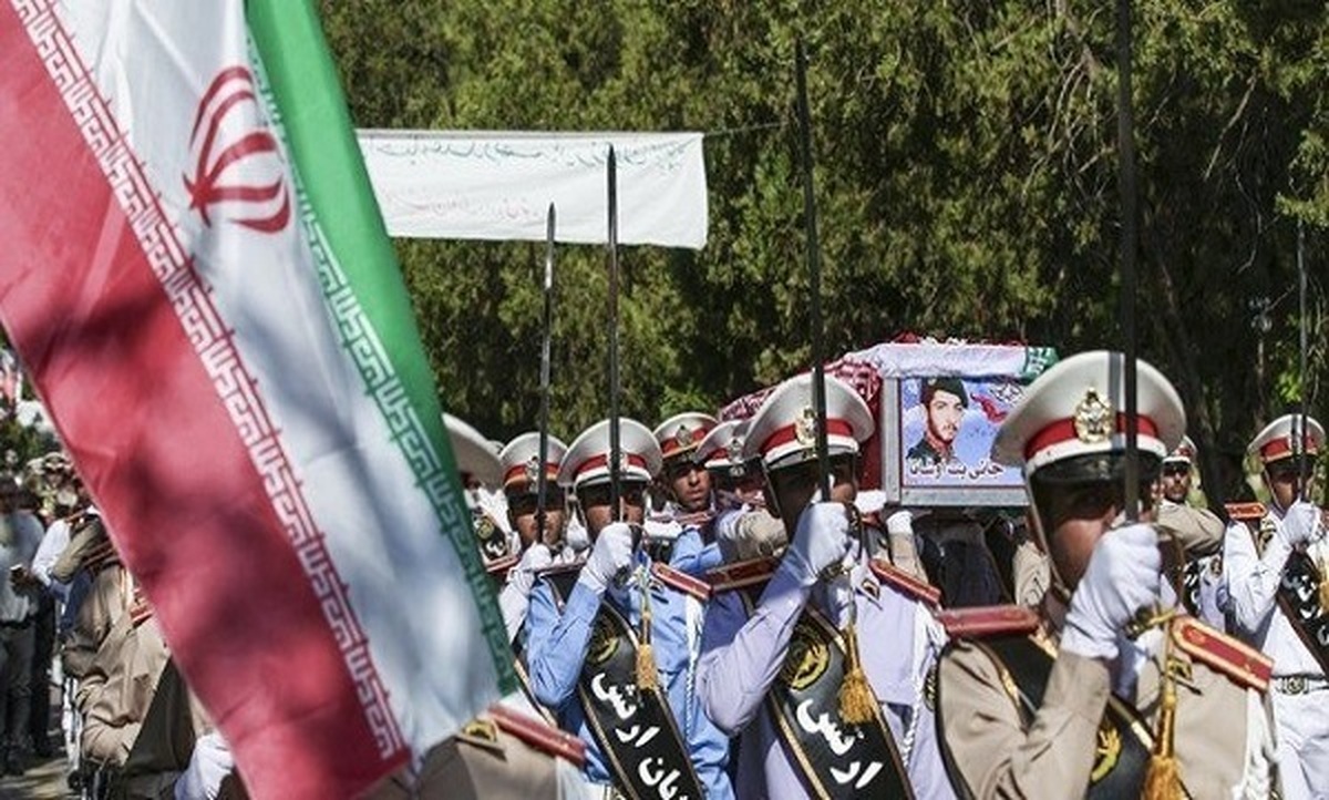 پیکر پاک شهید جانی بِت اوشانا فقی بکلو، سرباز تیپ ۵۵ هوابرد ارتش جمهوری اسلامی ایران امروز تشییع شد.
