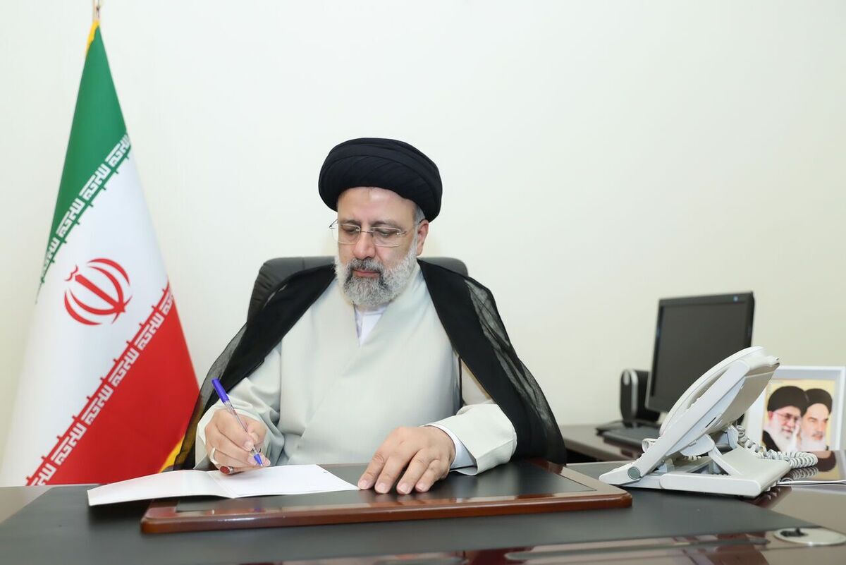 معاون اجرایی رئیس جمهوری امشب در نشست شورای برنامه ریزی، توسعه و فعالان اقتصادی استان خوزستان گفت: با دستور رئیس جمهور ۱۵ مدیر که عملکردشان مورد تایید نبوده تغییر می‌کنند.
