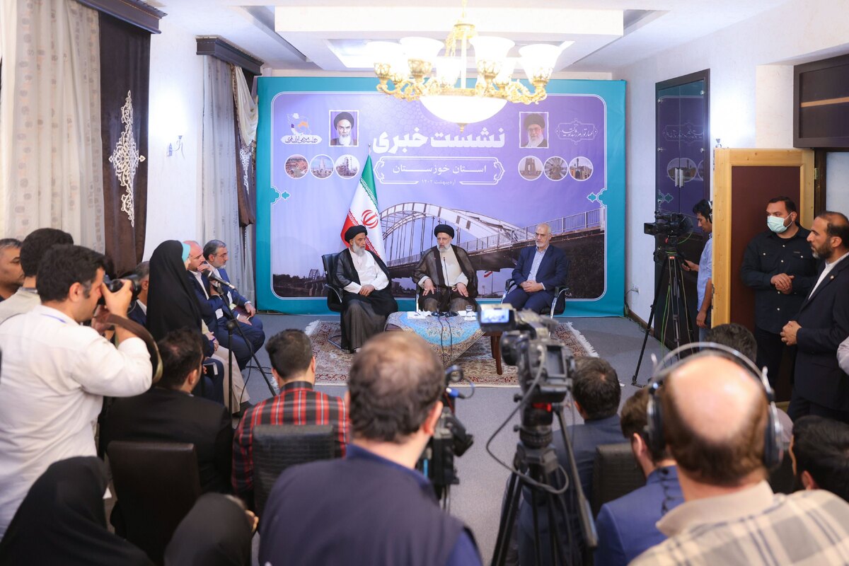 رئیسی: مبارزه با فساد را با جدیت دنبال می‌کنیم| مدیران ناکارآمد را تغییر می‌دهیم