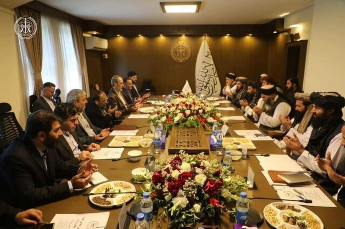 وزارت دفاع دولت طالبان اعلام کرد که پس از دو روز گفت‌وگو با هیأت نظامی جمهوری اسلامی ایران در کابل، دو هیأت بر اجرای طرح‌هایشان بر مبنای تعهدات بین‌المللی و مرزی که منجر به منافع دو کشور همسایه گردد و بر هماهنگی لازم جهت رفع چالش‌ها در آینده تأکید کرده‌اند.