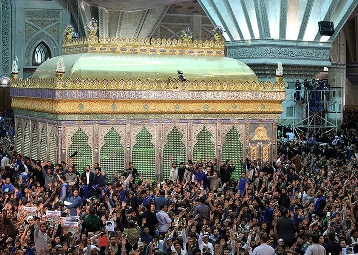 معاون وزیر اقتصاد از تحت پوشش قرار گرفتن زائران و خادمان مراسم بزرگداشت بیست و چهارمین سالگرد ارتحال حضرت امام خمینی (ره)، به مدت یک‌ماه خبر داد.