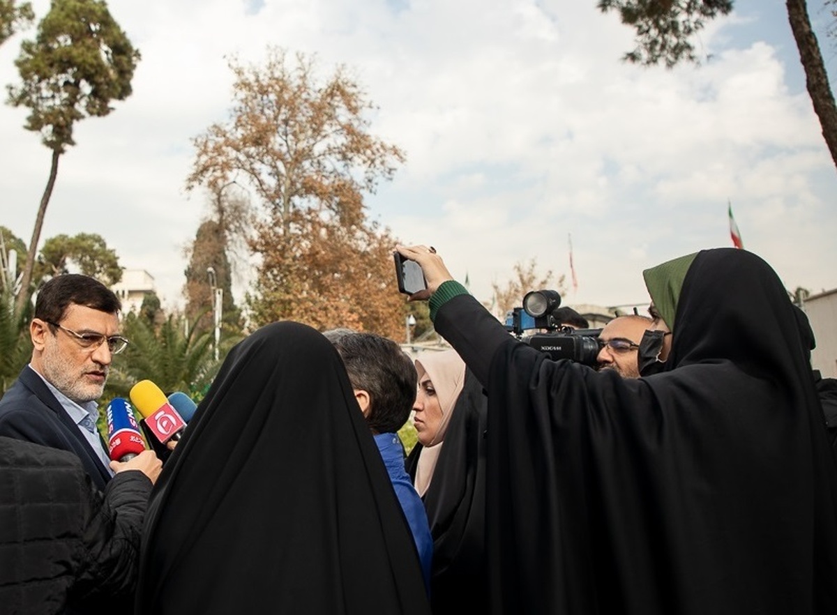 رئیس بنیاد شهید و امور ایثارگران در واکنش به توئیت اخیر یکی از فرزندان شهدا گفت: خانواده ایثارگران و شهدا در اغتشاشات اخیر ثابت کردند که پای کار انقلاب و کشورشان باقی مانده‌اند و هنوز هم حاضر به فداکاری هستند.