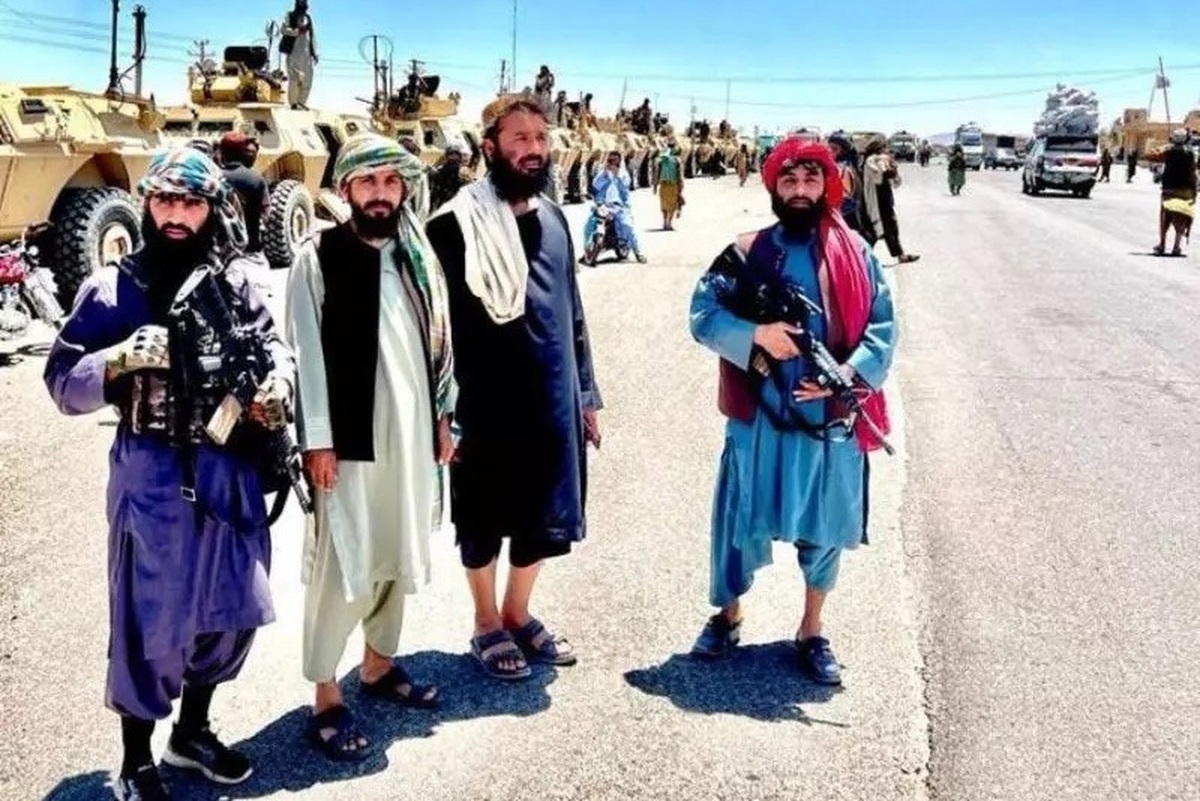 یک مسئول امنیتی از سپاه ۲۰۷ الفاروق در هرات در گفت‌وگو با رسانه‌های محلی هرات گفته است که حرکت‌ نیروها به سمت مرز مانور نظامی است.