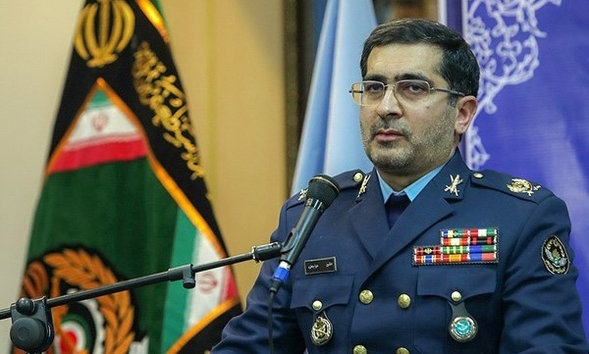 مدیرعامل سازمان صنایع هوایی وزارت دفاع گفت: در جمهوری اسلامی ایران برنامه ساخت هواپیمای مسافربری و به موازات آن ساخت هواپیمای ترابری سیمرغ در دستور کار است.
