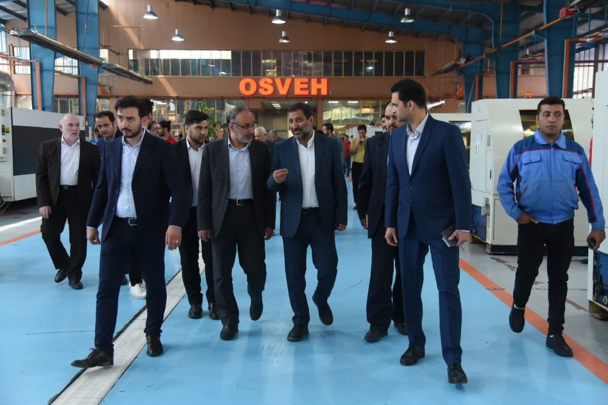 فرماندار مشهد گفت: بخش مهمی از معضل صنعت ما در وضع حاضر، مشکل نقدینگی است. به این معنا که واحد‌ها محصولاتشان را به مشتری ارائه کرده‌اند، اما به دلیل دیرکرد در پرداخت و تسویه مطالبات، سرمایه واحد‌های تولیدی دچار انسداد شده و در این شرایط، به‌جای اعطای وام یا هر تدبیر دیگر، باید بخش دولتی خود را مکلف به پرداخت بدهی بخش خصوصی بداند.