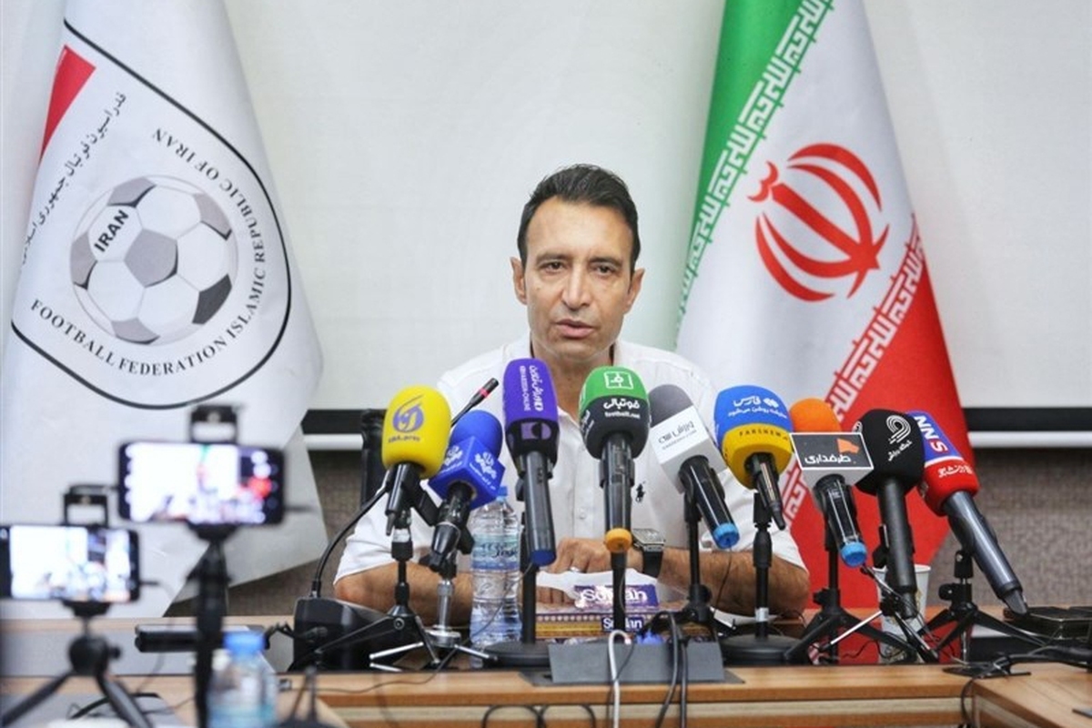 سرمربی تیم فوتبال امید گفت: عدم همکاری باشگاه‌ها با تیم امید وجود داشته و امیدواریم که در این دوره اتفاق نیفتد و بتوانیم با تمام ظرفیت جلو برویم.