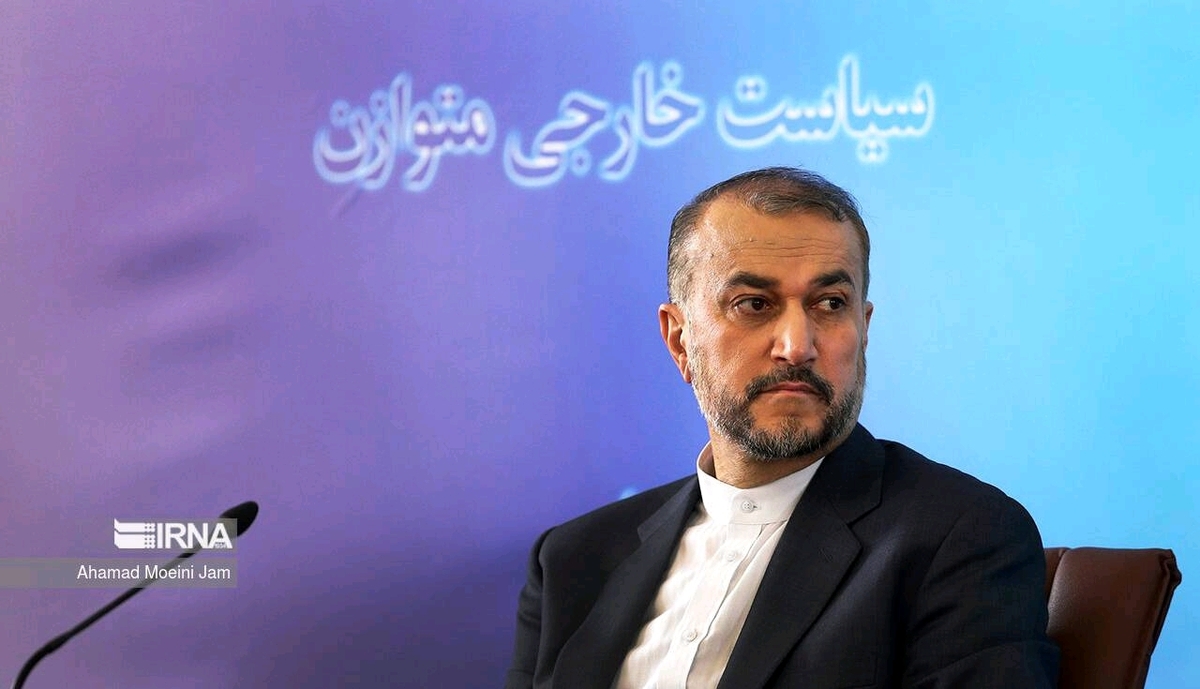 وزیر امور خارجه کشورمان بیان اینکه دو ملت ایران و افغانستان مشترکات دینی و فرهنگی زیادی با یکدیگر دارند، تصریح کرد: در بحث مرزها، نگاه راهبردی ما مبتنی بر توسعه همکاری‌های تجاری و اقتصادی است.