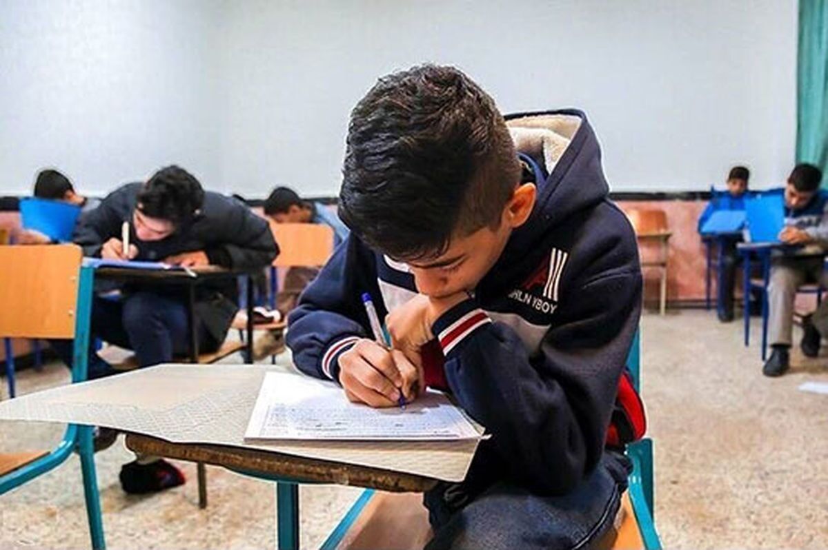 بیشتر دانش‌آموزان به‌علت نداشتن تسلط کافی برمنابع درسی، استرس امتحان می‌گیرند، به‌عبارت ساده‌تر از افتادن پرده‌ای استرس دارند که اطلاعات کم، سهل‌انگاری و درس نخواندن‌هایشان را پشت آن پنهان کرده اند.