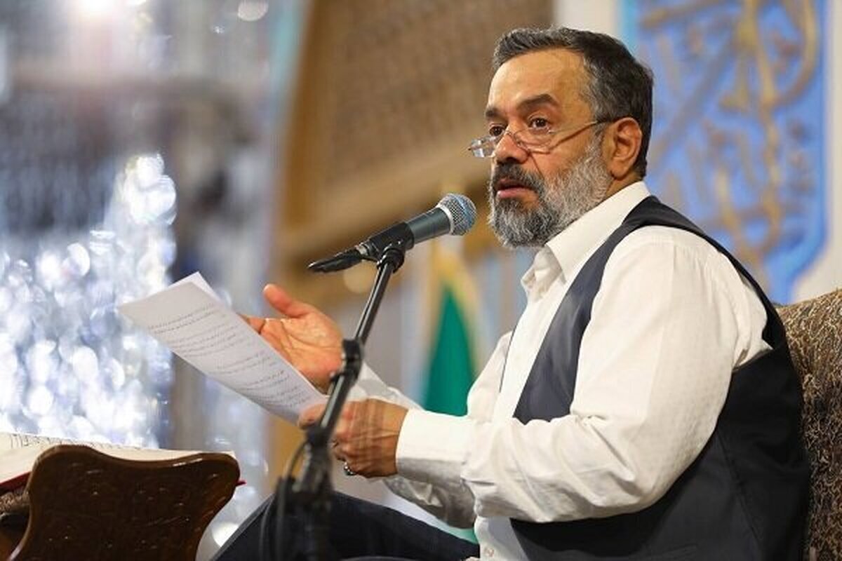 محمود کریمی درباره شعری که در ولادت امام رضا(ع) خواند و جنجالی شد، نیز گفت: من سرودی خواندم که باید دقت بیشتری می‌کردم؛ بجای کلمه «مجلس و دولت» باید می‌گفتم «بعضی دولتی‌ها، بعضی مجلسی‌ها». من از جایگاه مجلس و دولت دفاع می‌کنم، ولی از افرادی که منظورم بوده به هیچ وجه عذرخواهی نمی‌کنم.