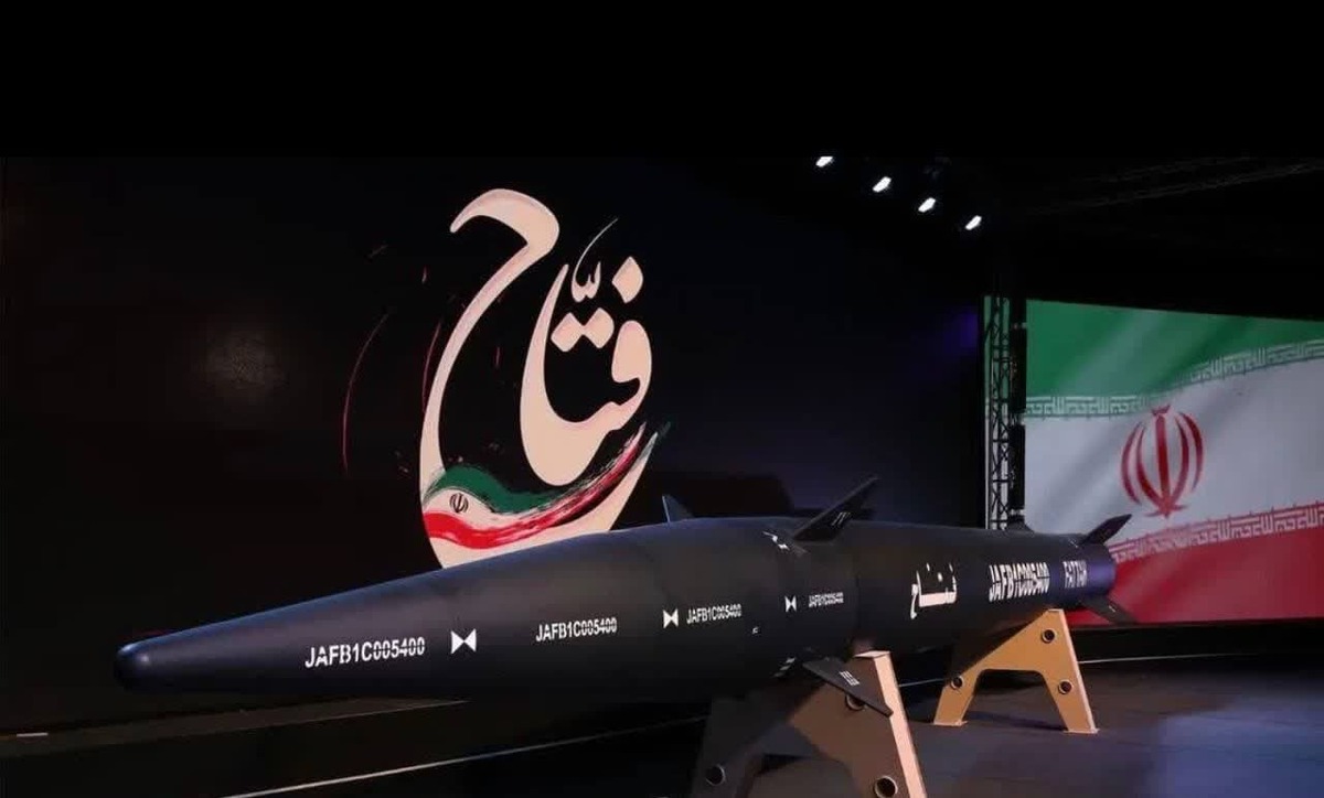 ابرموشک هایپرسونیک «فتاح» جدیدترین دستاورد راهبردی نیروی هوافضای سپاه پاسداران صبح امروز با حضور رئیس‌جمهور رونمایی شد.
