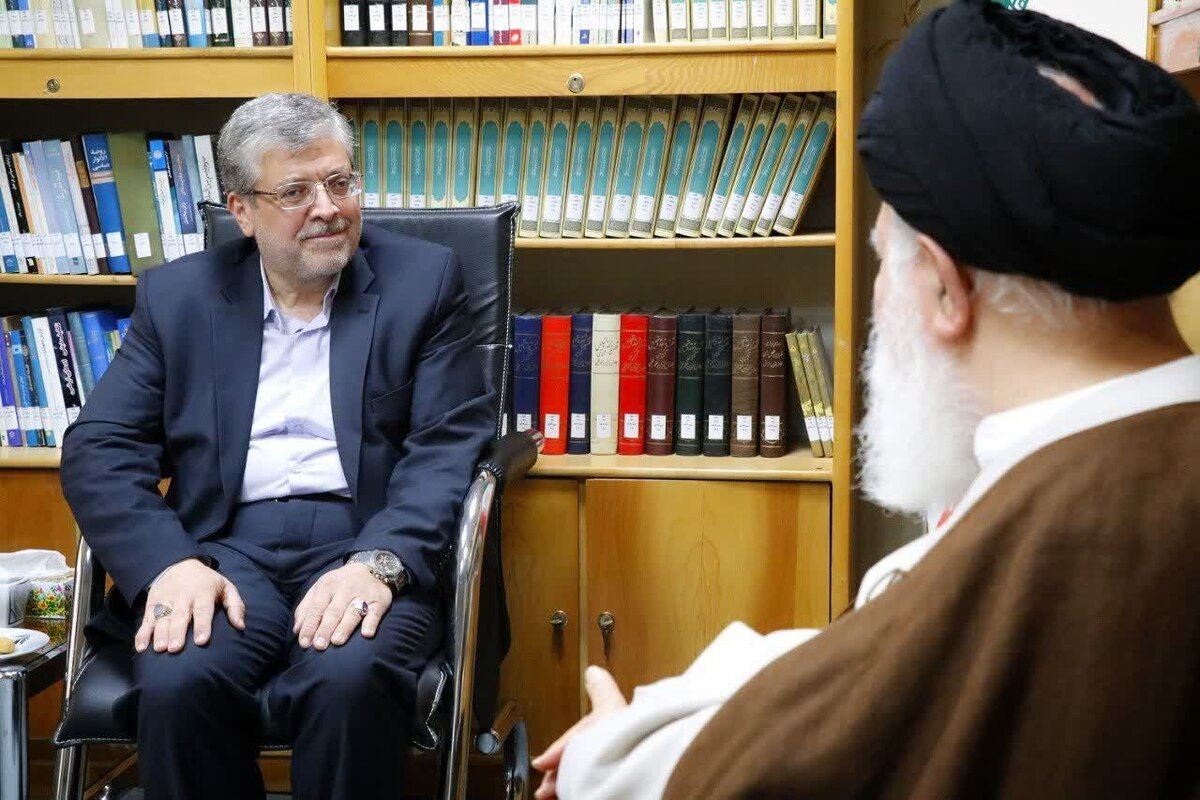 آیت‌الله علم‌الهدی: مدیریت شهری در عرصه خدمت به مردم، تلاش شبانه روزی داشته باشد | باید گره از راه‌بندان‌های پیرامون حرم مطهر گشود