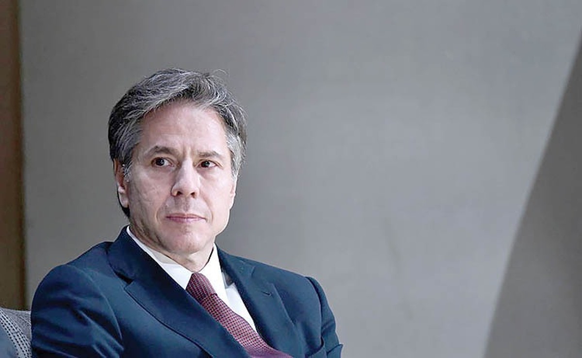 آنتونی بلینکن وزیر خارجه آمریکا روز پنجشنبه در کنفرانس مطبوعاتی مشترک با فیصل بن فرحان آل سعود وزیر امور خارجه عربستان با تکرار ادعای ضد ایرانی خود گفت که آمریکا راه حل دیپلماتیک را مطمئن‌ترین راه برای مقابله با نفوذ بی ثبات کننده ایران می‌داند.