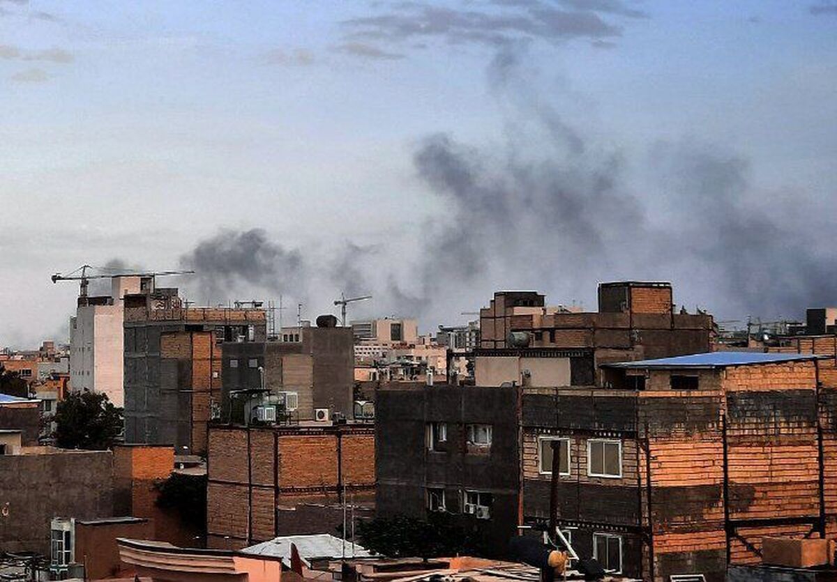 آتش نشانی مشهد از مهارحریق دیواره های پلاستیکی فشرده مربوط به یک شرکت در شرق این شهر خبر داد.