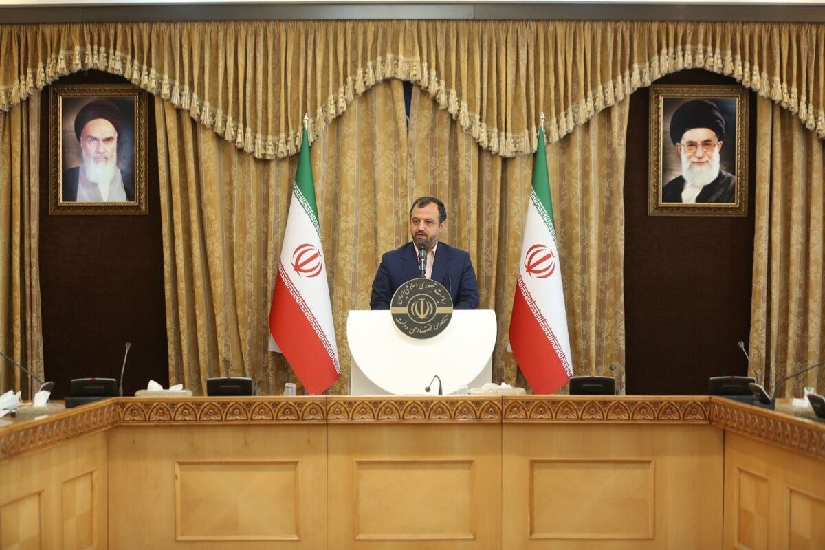 سخنگوی اقتصادی دولت گفت: برنامه اقتصادی کوتاه‌مدت دولت به عنوان سیاست‌های مهار تورم و رشد تولید نهایی شد.  