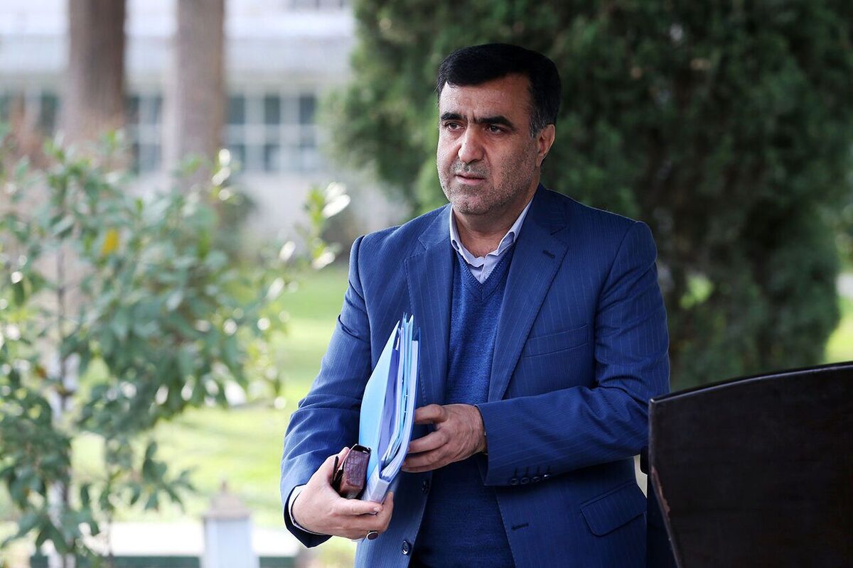 رئیس سازمان حفاظت از محیط زیست جمهوری اسلامی ایران از برگزاری نشست میان مقامات ایران و طالبان درباره‌‌ حقابه هیرمند خبر داد.
