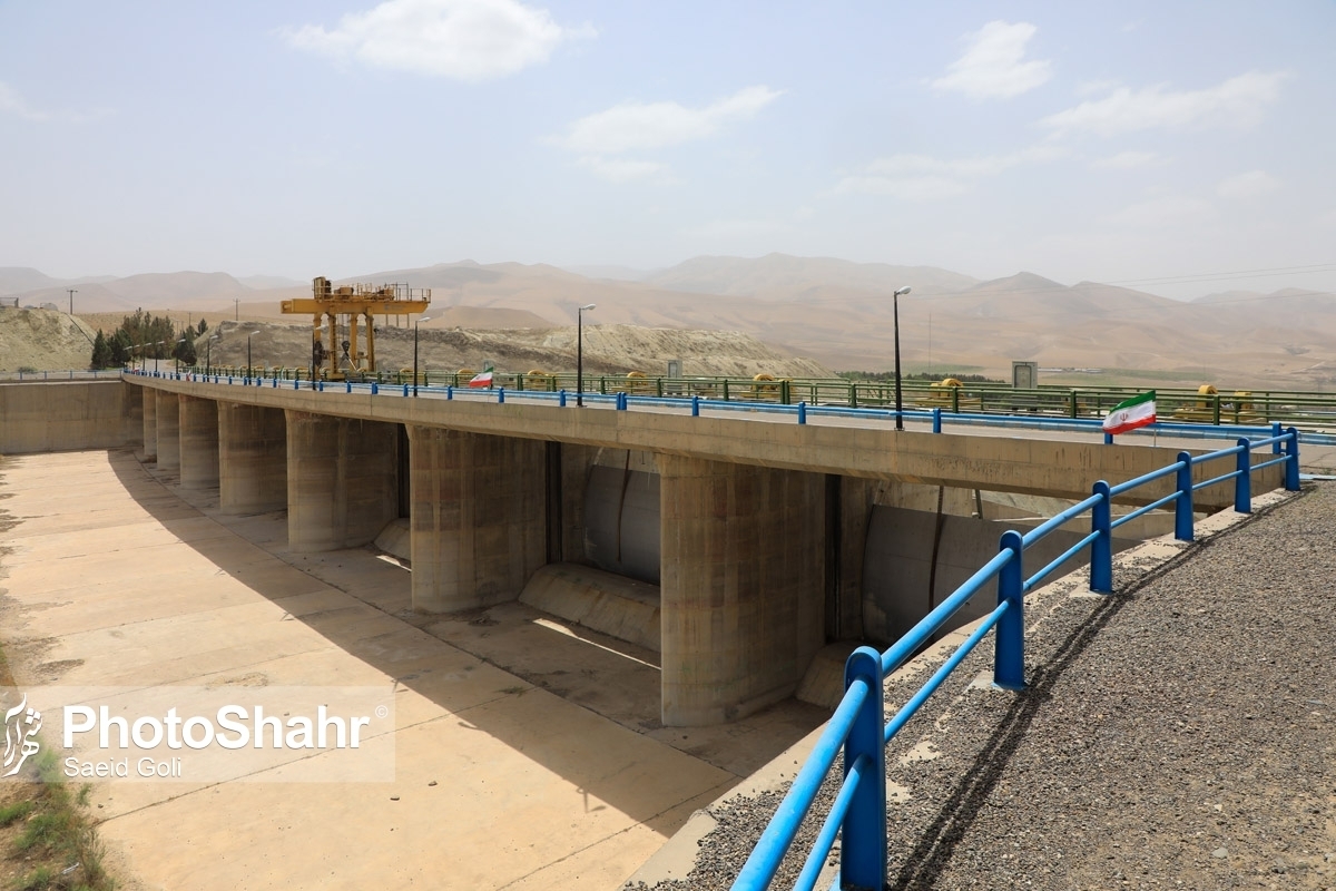 مدیرعامل آب و فاضلاب مشهد گفت: از همین حالا باید مخازن ذخیره‌سازی آب را برای بیمارستان‌ها، مراکز درمانی و نقاط حساس ایجاد کرد، زیرا به احتمال بسیار زیاد وارد فاز جیره‌بندی آب و قطعی منظم منطقه‌ای شویم و در این شرایط، نباید مراکز حساس گرفتار این قطعی‌ها باشند.
