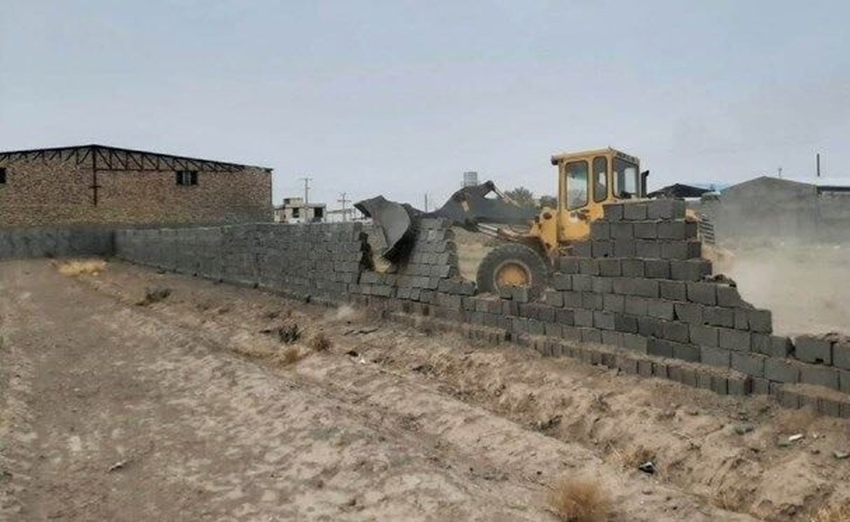 معاون دادستان عمومی و انقلاب خراسان رضوی از اجرای عملیات قلع و قمع اراضی زراعی تغییر کاربری یافته غیرمجاز به متراژ ۳۰ هکتار در روستای جهانکوب منطقه فردوسی در مجتمع ۶۱ هکتاری موسوم به «زیتون» خبر داد.