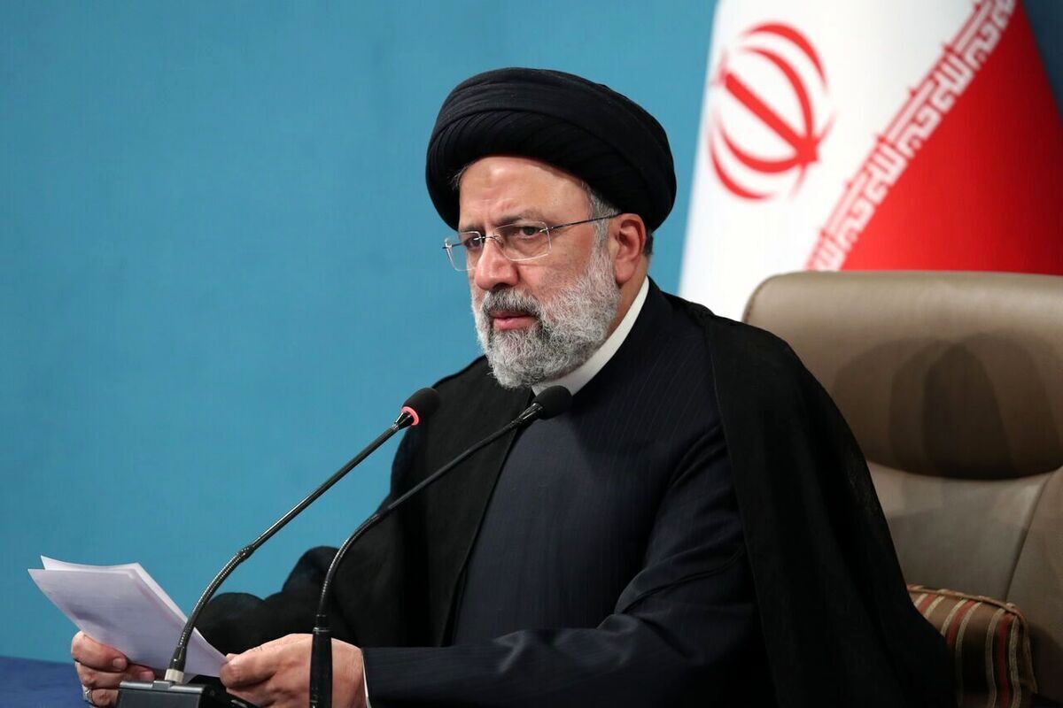 رئیس جمهور در جمع مردم جاکارتا گفت: کسانی که به نام اسلام و دین در جامعه اسلامی اختلاف افکنی و خون ریزی می‌کنند و هیچ نسبتی با اسلام و قرآن ندارند.