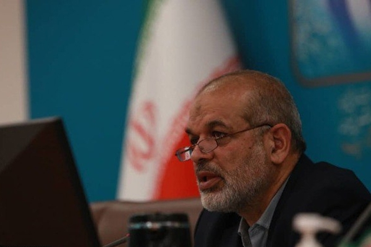 احمد وحیدی با بیان اینکه رژیم صهیونیستی به دنبال ایجاد اختلاف و شکاف میان کشورهای منطقه است، تاکید کرد دست جمهوری اسلامی ایران برای دوستی با همسگایان دراز است.