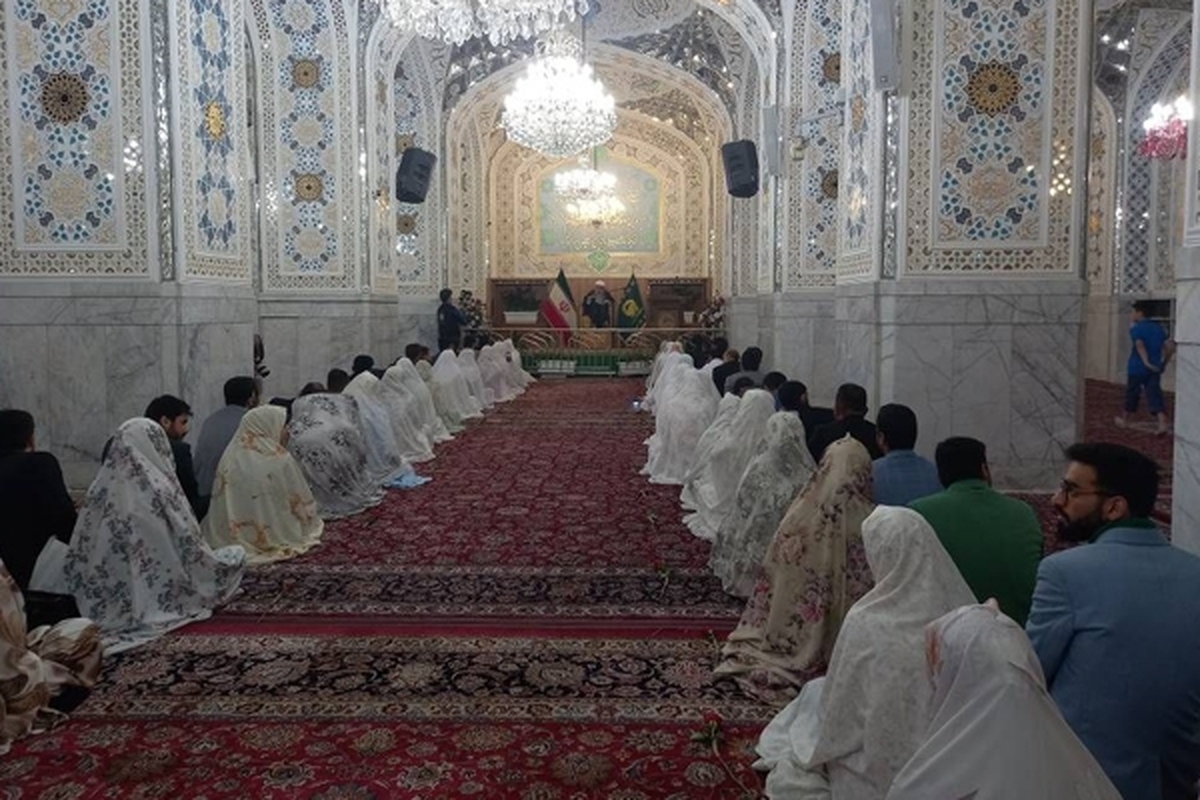 مراسم ازدواج زوج های دانشجوی دانشگاه جامع امام حسین(ع) با عنوان ازدواج آسان در حرم مطهر رضوی برگزار شد. 